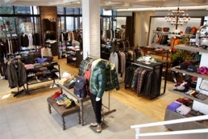 SHIPS 原宿店